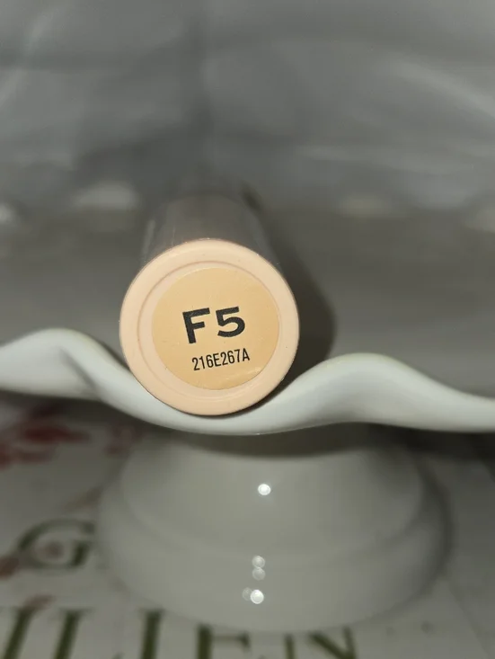 Revolution Fast Base Stick Foundation - F5