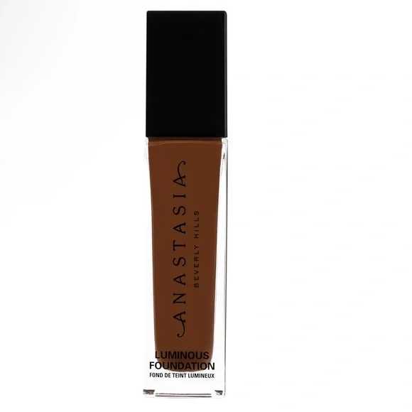 Anastasia Beverly Hills deep  Luminous foundation in shade 520W