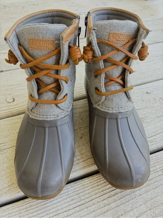 Sperry Girls Saltwater Embossed Wool Duck Boots - Size 1