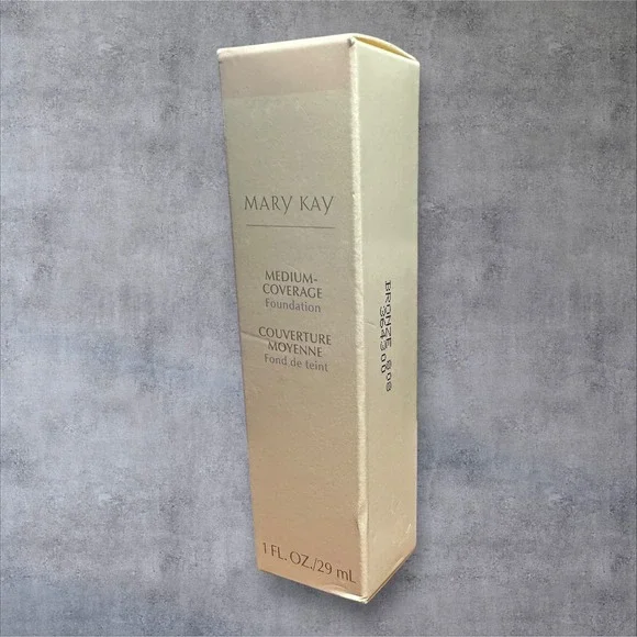 Mary Kay Medium Coverage Foundation DISCONTINUED GRAY CAP /BRONZE 808 # 364300