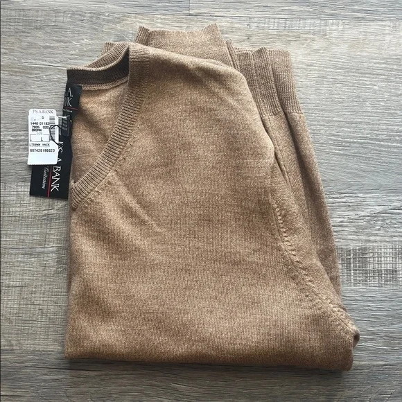 Jos. A. Bank NWT 100% Italian Merino Wool Men's V-Neck Sweater Men’s Large