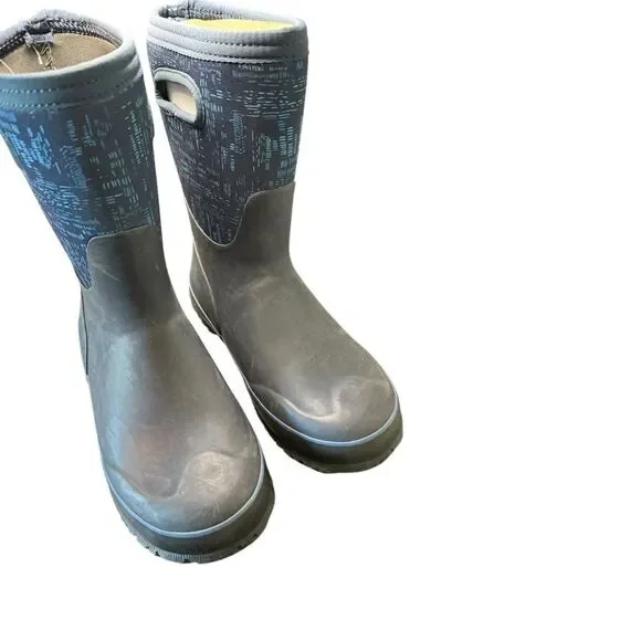 BOGS Youth Waterproof Winter Boots – Size 4 (EU 37) – K Grasp Sparks Style