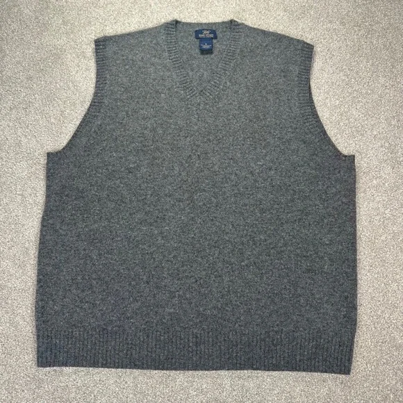 Brooks Brothers 346‎ Mens Medium V Neck Sweater Vest Scottish Lambswool Gray