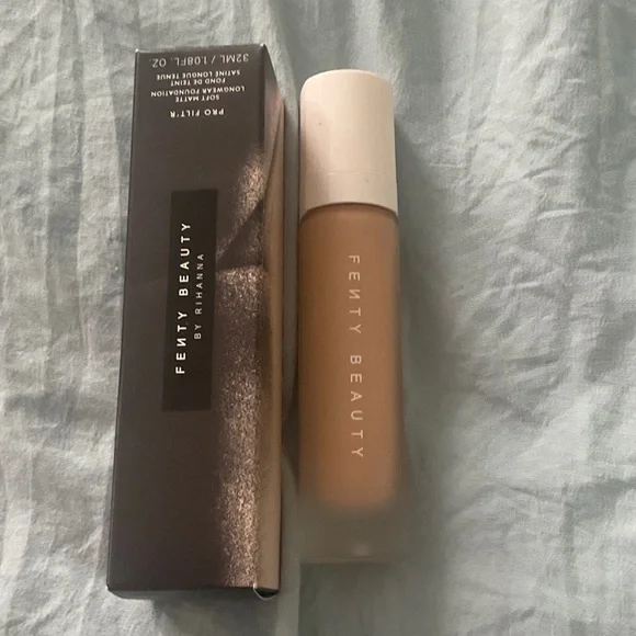 NEW Fenty Beauty Soft Matte Longwear Foundation - Warm Beige