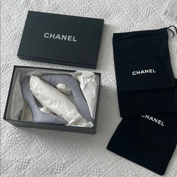 New CHANEL Blue and White Striped Heels pumps leather