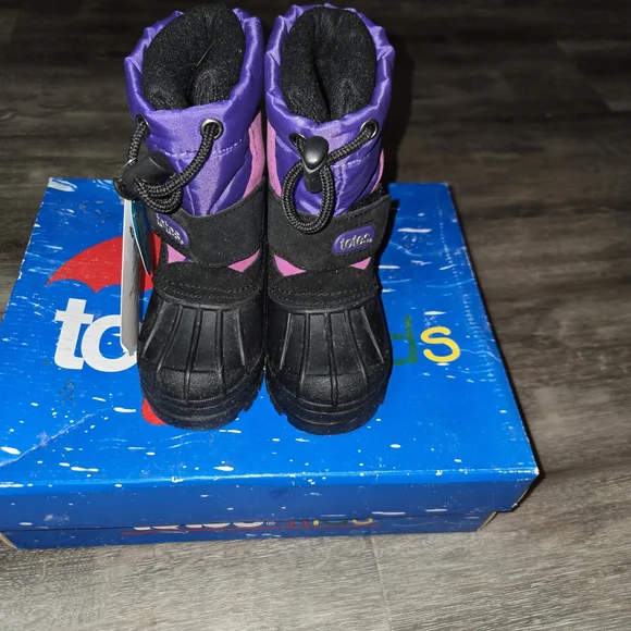 TOTES toddler girls size 5 PURPLE/magenta WINTER SNOW BOOTS‎ black bottoms New