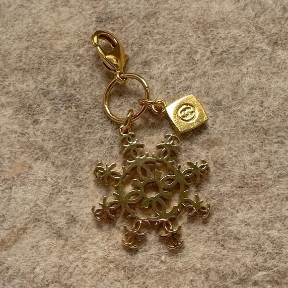 CHANEL Gold Snowflake Charm Key Holder