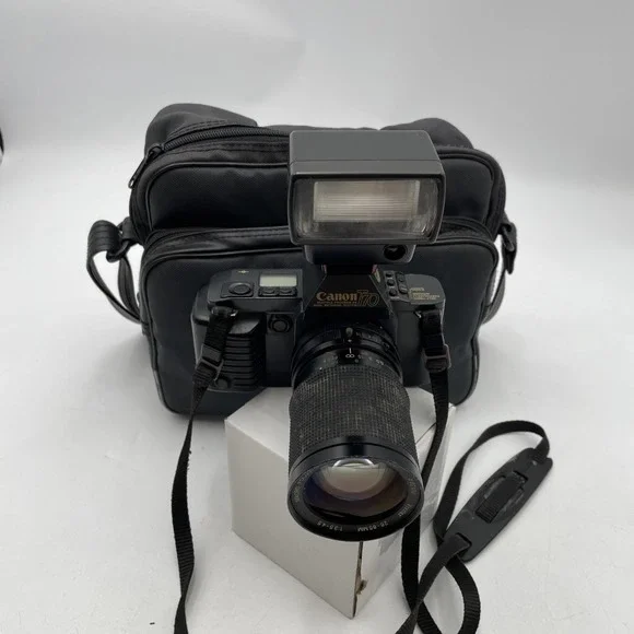 Canon T70 35mm Film Camera+Vivitar 28-85mm f/1:3.5-4.5 Lens +300EZ Flash+Case