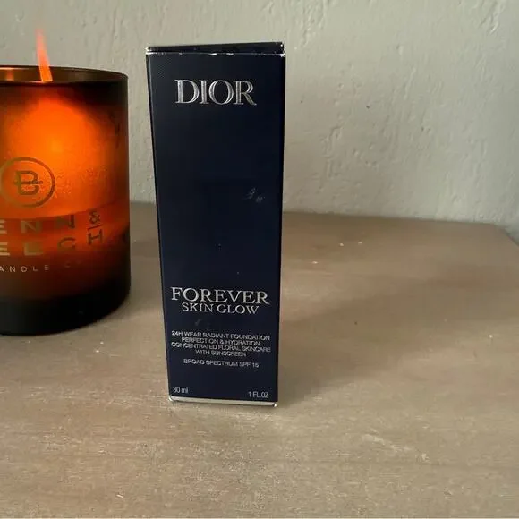 Christian‎ Dior Forever Skin Glow Warm Olive/Glow 4W0 1 oz
