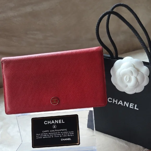 CHANEL Classic Red Wallet