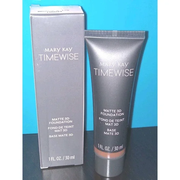Mary Kay Timewise Matte 3D Foundation Bronze W 130‎ NEW With Box W130