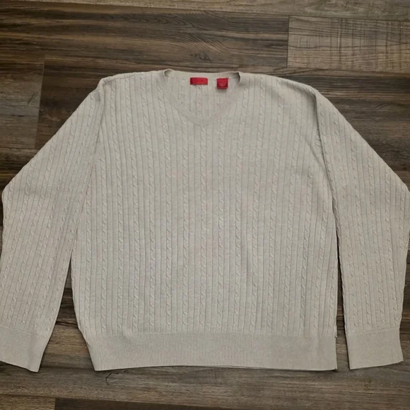 Izod Men's V-Neck Cream Sweater