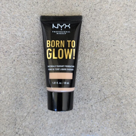 NYX Born to Glow Foundation