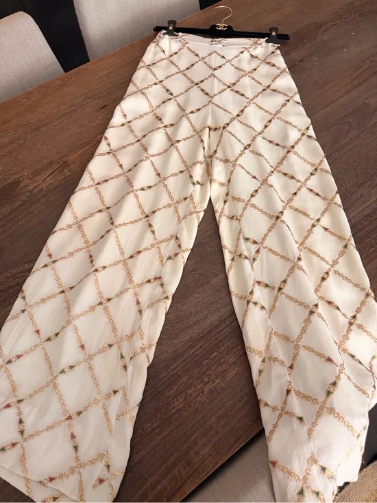 RARE CHANEL RUNWAY 2023/2022A CRUISE 100% SILK & REAL GOLD Sz 38 LIKE NEW PANT
