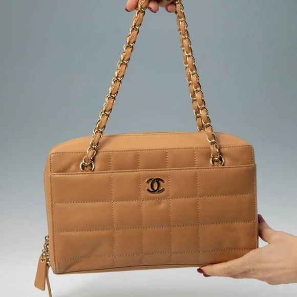🍫CHANEL WILD STICH CHOCOLATE BAR 🍫 GREAT GREAT CONDITION!