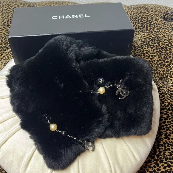 CHANEL Double C Pearl Rabbit Scarf