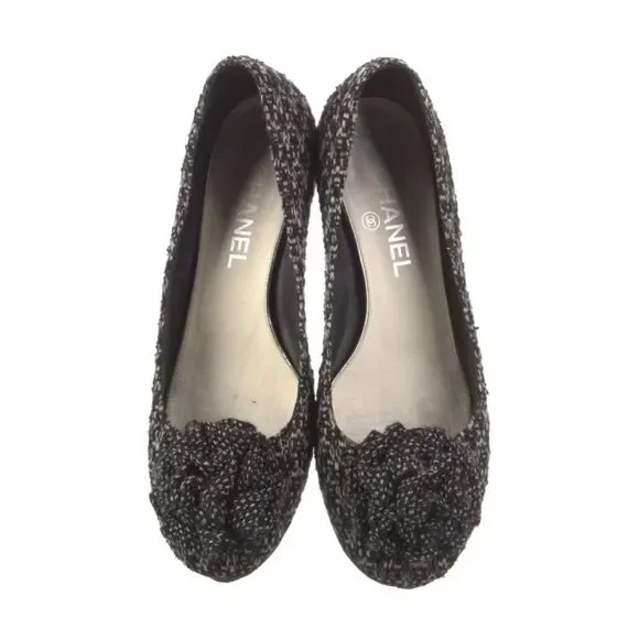 Chanel flower pump shoes