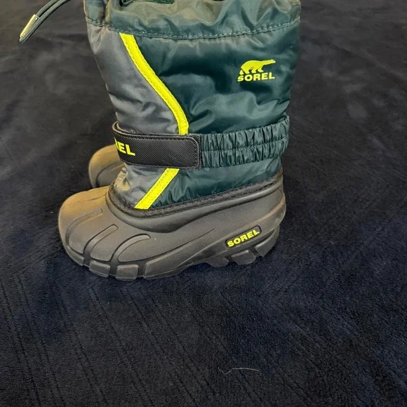 Sorel Kids‎ Snow Flurry Boots Dark Green Black Yellow NC1965-370 Size 10 Toddler