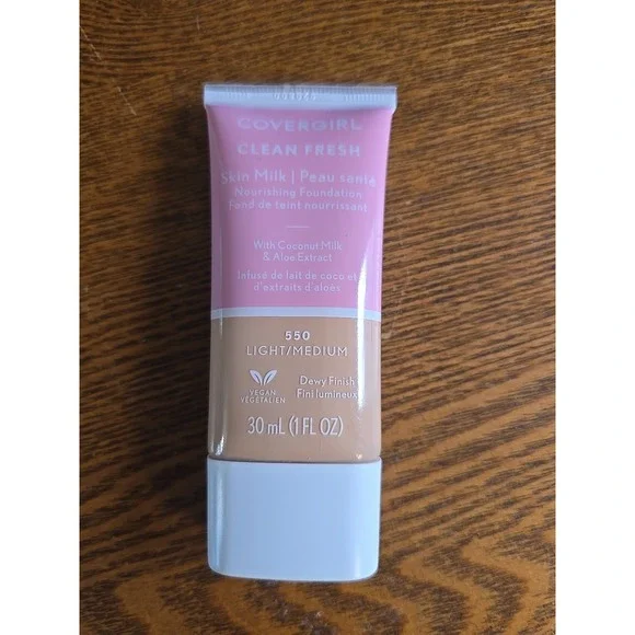 Covergirl Clean Fresh Foundation‎ -light/ MEDIUM 550 - 1fl oz