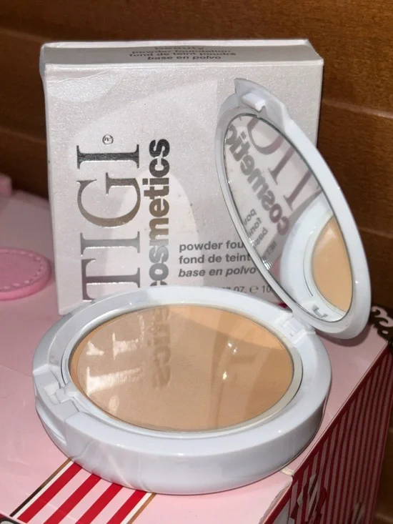 TIGI Cosmetics Powder Foundation
