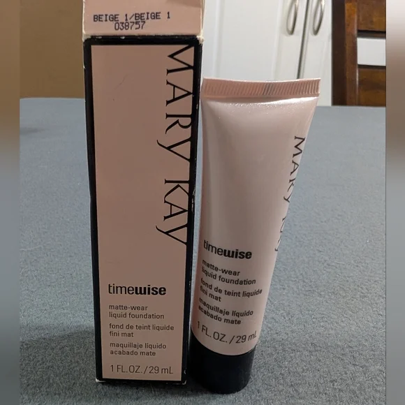 NEW Mary Kay Timewise Matte wear liquid foundation‎ Beige 1 combo to oily skin