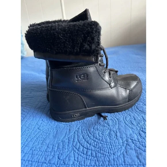 UGG Kids Black Waterproof Winter Boots with Fur Trim Size 3‎