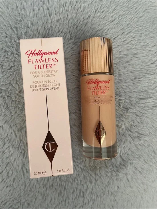 Charlotte Tilbury Hollywood Flawless Filter Radiant Skin Tint - Beige
