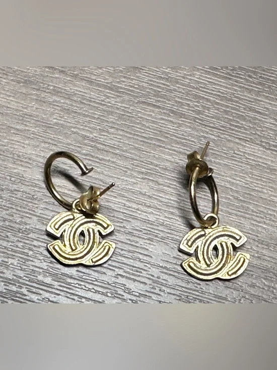 Chanel CC dangling Pierre earrings