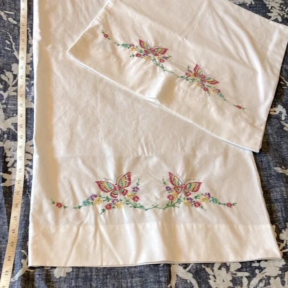 2 Vintage Lady Pepperell Grandeur embroidered butterfly white King pillowcases