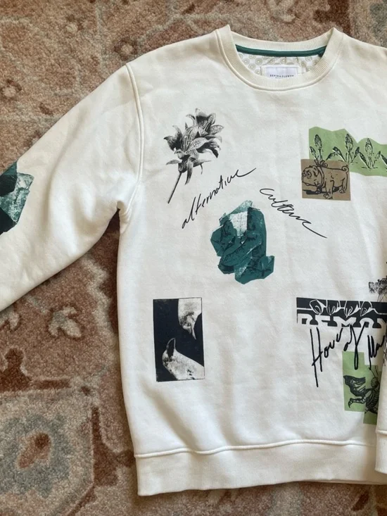 Denim & Flower White Crewneck Sweatshirt with Green Graphic Accents