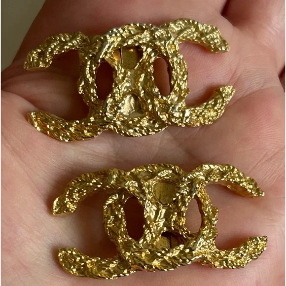 Vintage Designer COCO CHANEL BLUETTE FRANCE. GOLD TONE Logo Shoe Clips.