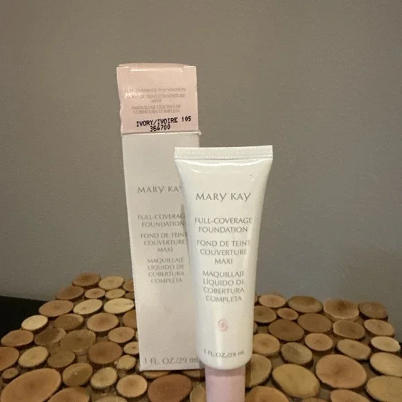 Mary Kay Full Coverage Foundation Ivory 105 Normal/Dry Skin New‎ Old Stock