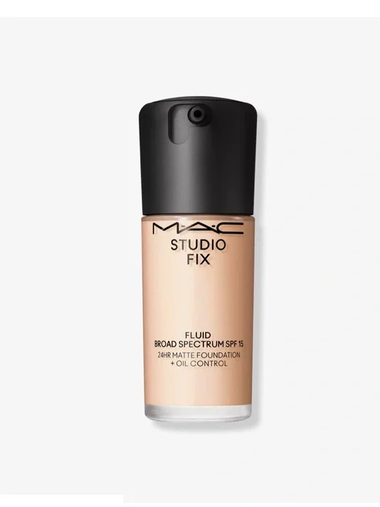 MAC Cosmetics Studio Fix Fluid SPF15 24HR Matte Foundation + Oil Control