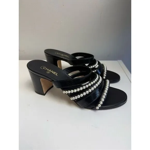 Chanel white pearl strappy block heel sandals 38.5