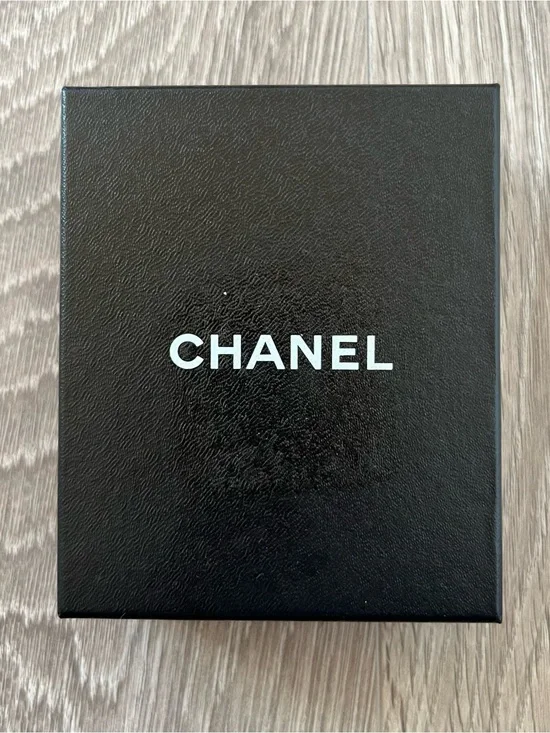 Chanel Box (BB339)