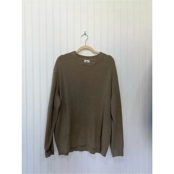 H&M Men's ribbed relaxed fit cotton Crewneck Sweater in tan brown