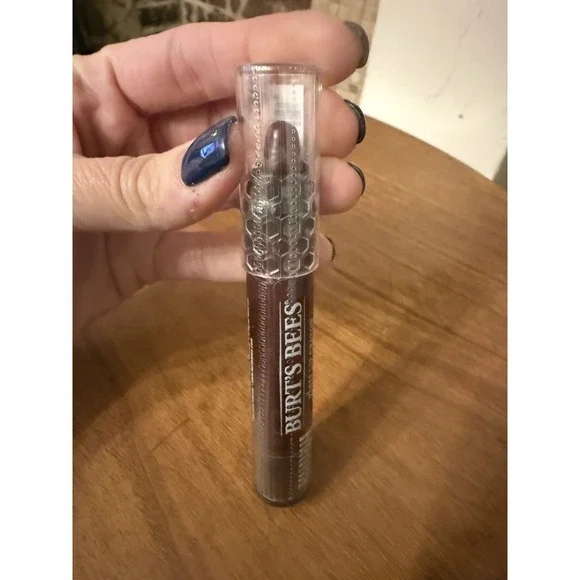 (1) BURT'S Burts Bees 100% Natural Lip Crayon  432 BORDEAUX VINES New Sealed