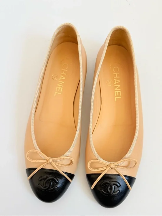 CHANEL Beige Black Cap Toe CC Logo Ballet Flats Lambskin Leather Shoes EU 38