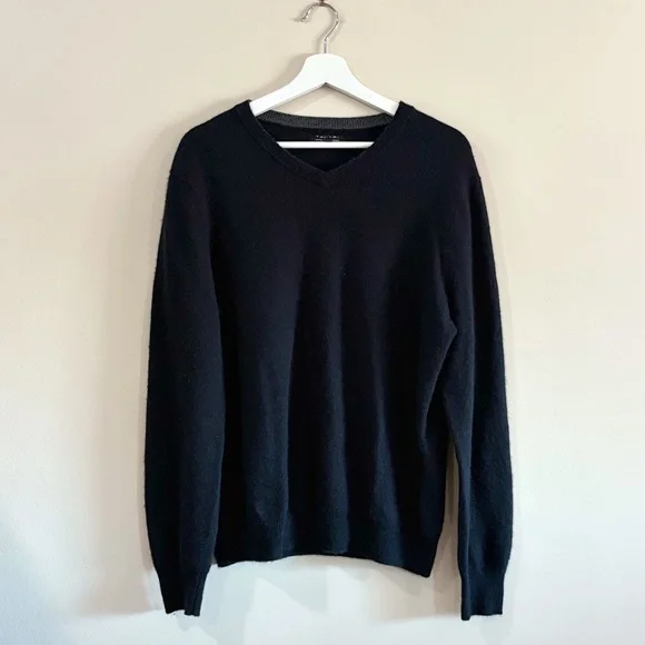 Tahari 100% Cashmere Black V-Neck Sweater Men’s M Soft Luxury Knit