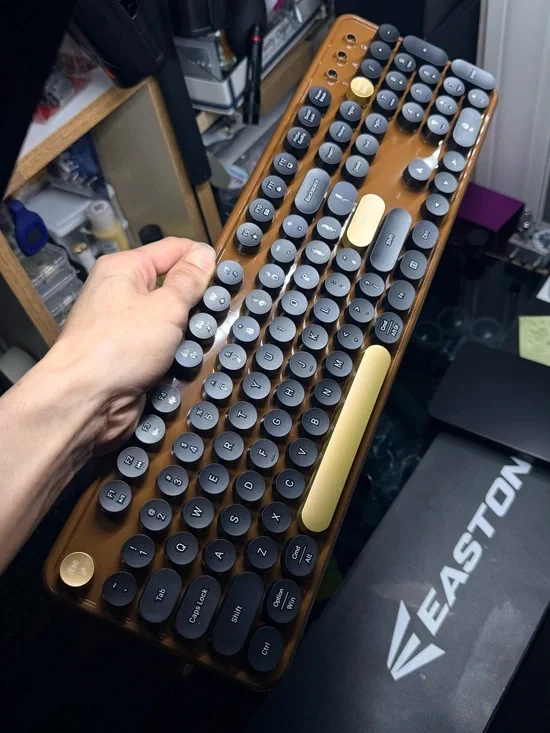 Combo Retro Round-Key Wireless Keyboard - Gold and Black