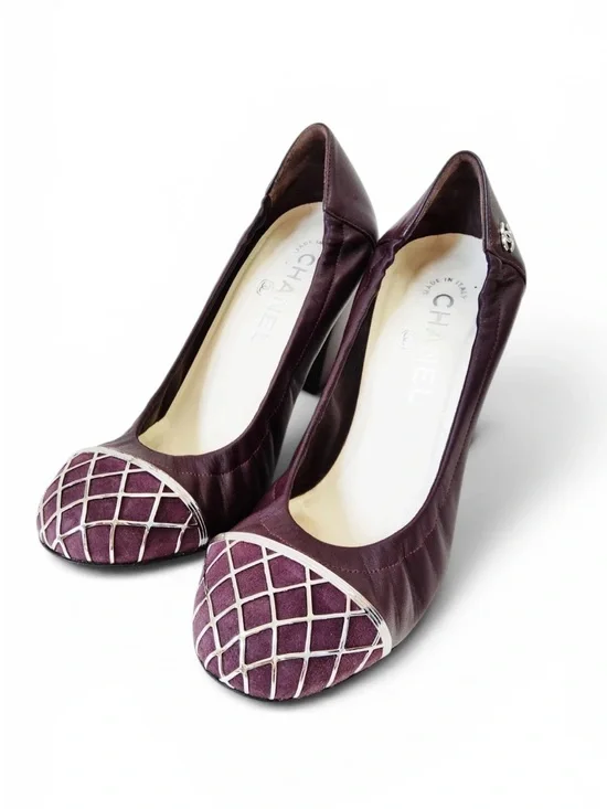 CHANEL Burgundy Quilted Cap-Toe Leather Heels with Gold Accents EU37.5