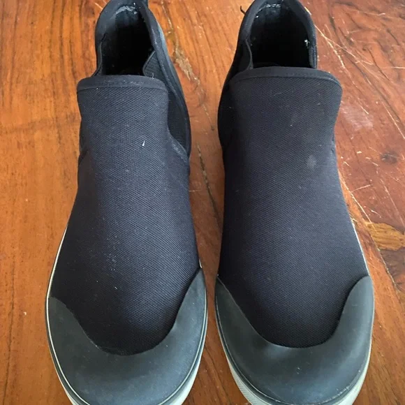 Bogs Kicker Chelsea‎ ankle water resistant Black Slip-On boots youth size 6