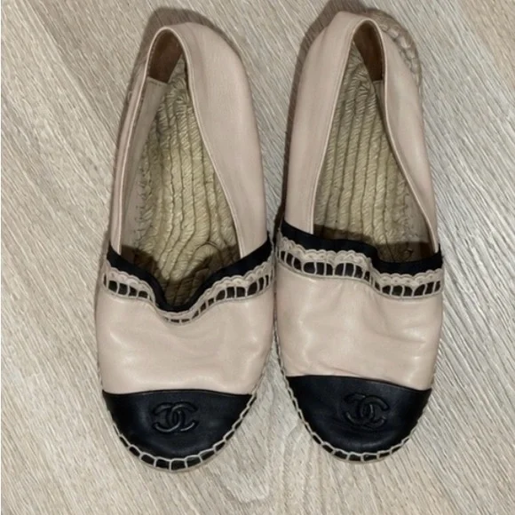 CHANEL Two-Tone Leather Espadrilles in Cream and Black