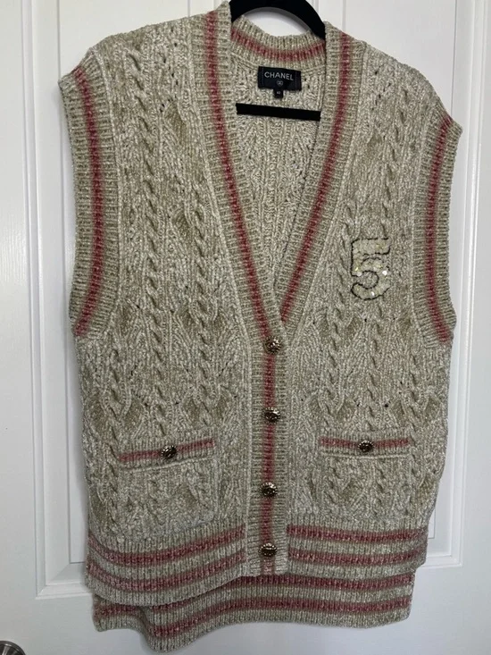 CHANEL 22FW Beige Cable Knit Vest with Pink Accent size French 40