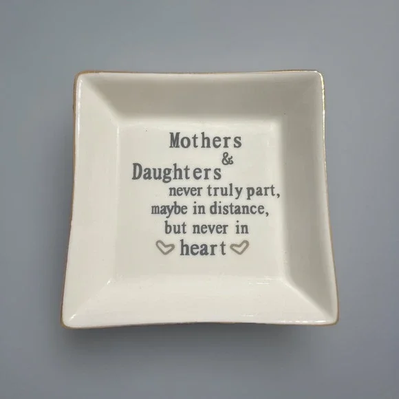 Ueerdand‎ Gift for Mom from Daughter, Mother's Day, A Mother and Daughter