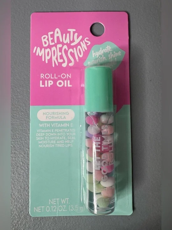 Beauty Impressions roll-on lip oil with vitamin E hydrates seals moisturize