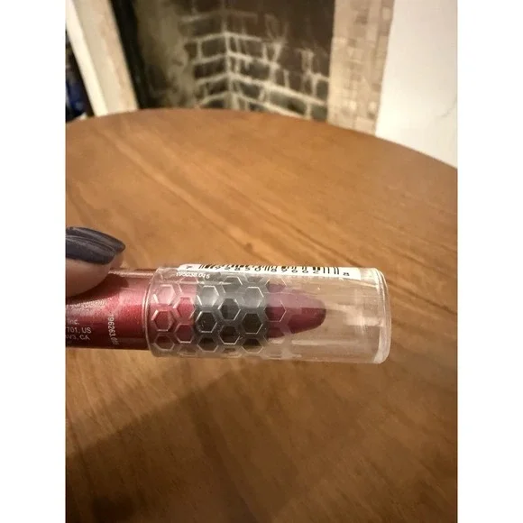 (1)  Burt's Bees Lip Crayon Pacific Coast 421 100% Natural Gloss New Sealed