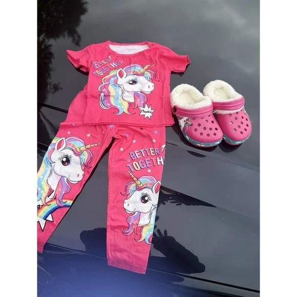 Girls Unicorn Outfit Set with Fleece Clogs Pink Size 100 / EU 30