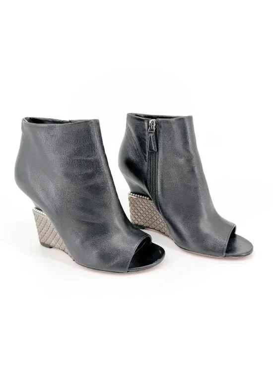 Chanel CC Pearl Quilted Wedge Ankle Booties Black Leather Size 39 US 8-8.5