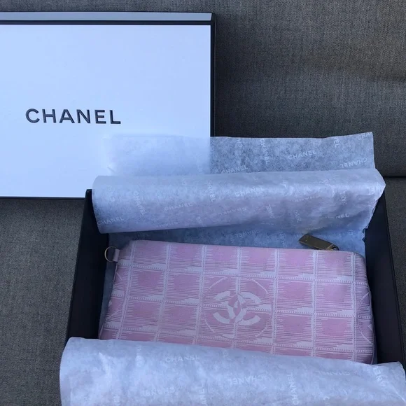 CHANEL New Travel Line Pink Pochette
